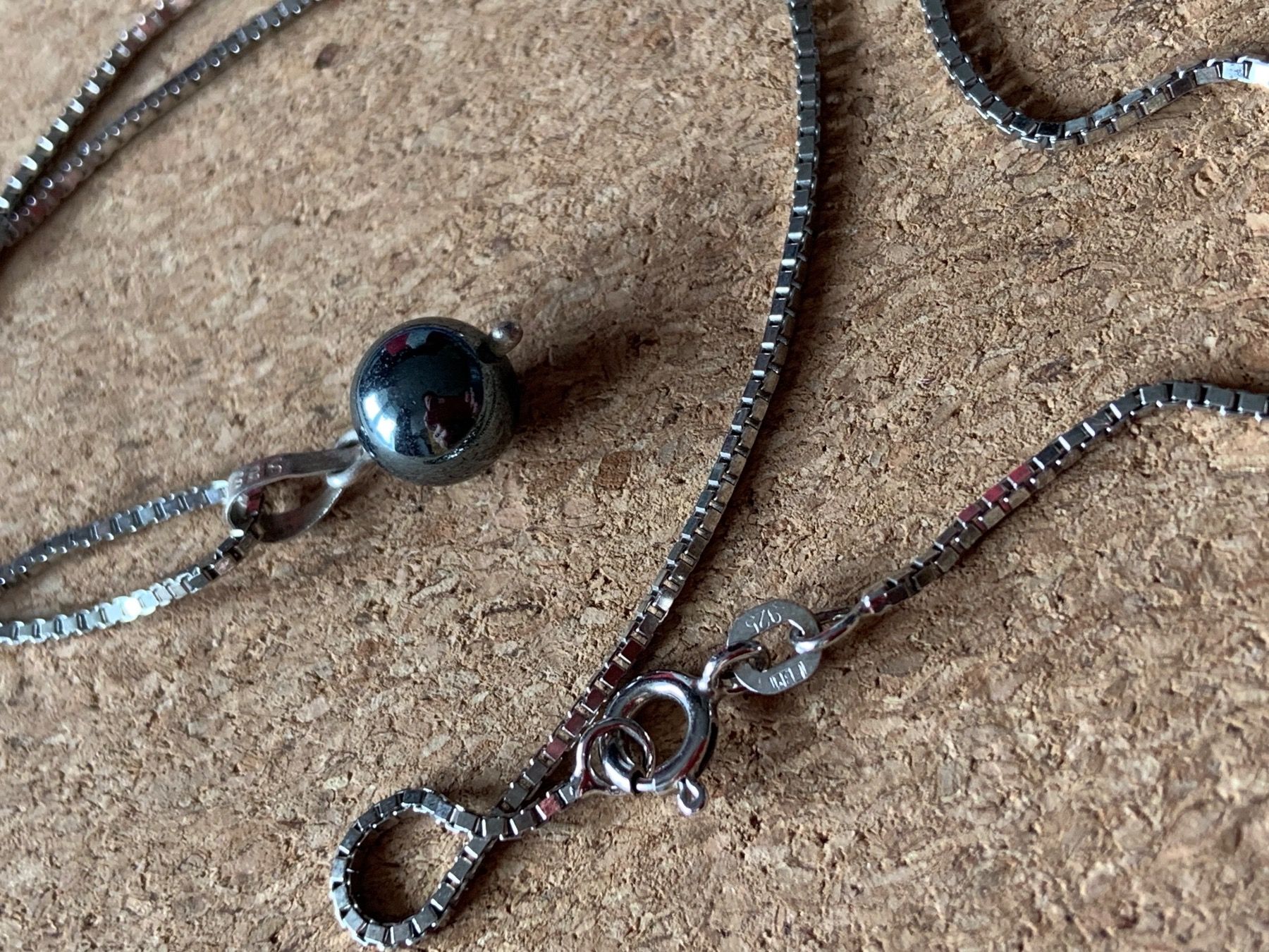 Pendentifs: Venezianerkette + Hämatit Kugel (38cm) – D'occasion à Dittingen par Bijoubelle 6