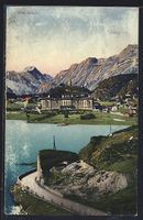 Maloja, Teilansicht mit See und Bergen