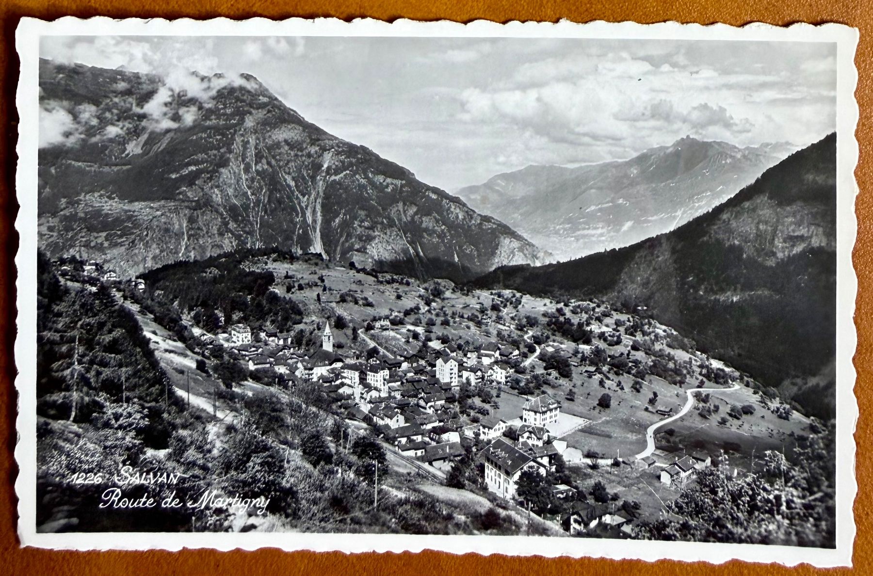 Cartes postales: Salvan - Route de Martigny - Panorama. 1963 – D'occasion à Lutry par Ediego