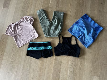 Sportbekleidung Set Gr. S - M Kleiderpaket Sportpaket
