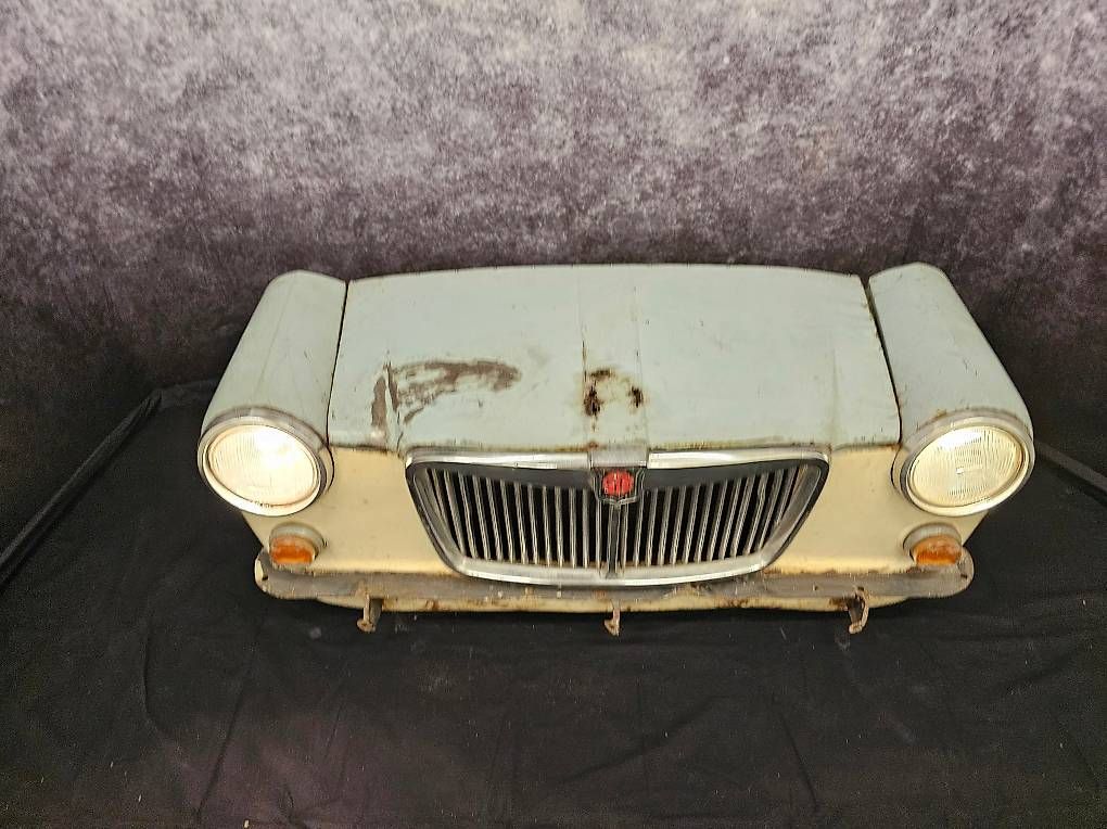 Allestimento di negozi e stand fieristici: MG 1300 Front, Austin Oldtimer Front Deko Vintage coole Bar – Usato da Rottenschwil venduto da epaveart