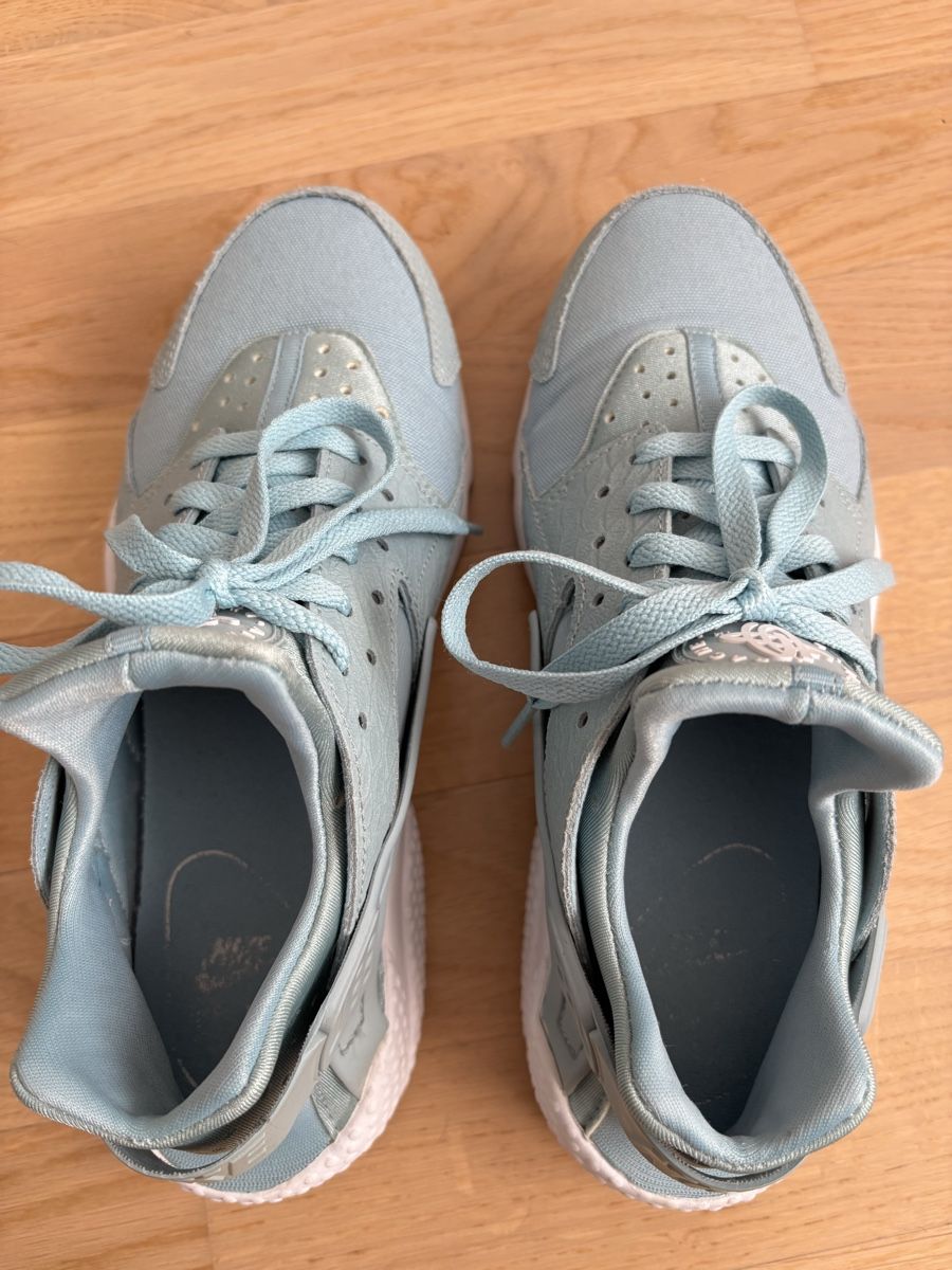 Nike Scarpe da donna: Nike Huarache hellblau, Grösse 40.5 – Nuovo (secondo la descrizione) da Neuenhof venduto da bball 3