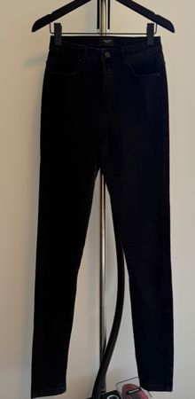 Jean noir Vero Moda S/36 skinny – comme neuf - négociable