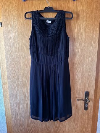 Schwarzes Kleid von Bon a Parte Gr. 36