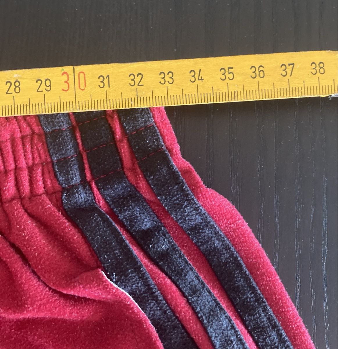 Adidas Hosen: Vintage Adidas Red Shorts Flag Design – Gebraucht aus Bern von Lelixino 6