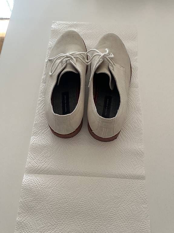 Tommy Hilfiger Scarpe da uomo: Tommy Hilfiger Herrenschuhe Grösse 43 – Usato da Aarberg venduto da Beni-Nadine86 2
