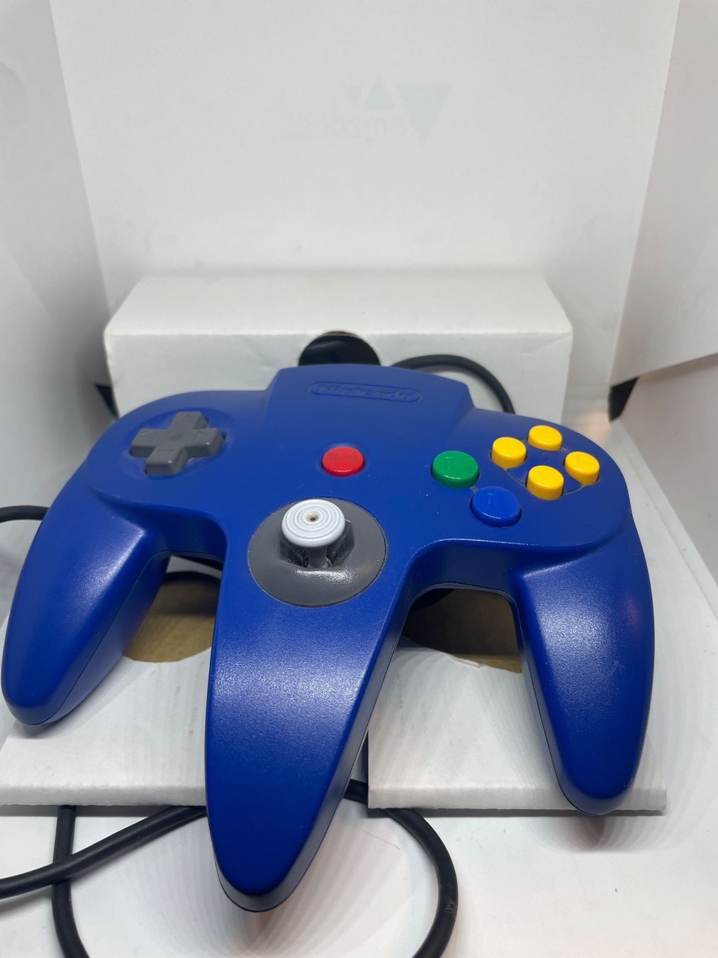 Nintendo Controller: N64 Controller blau inkl. OVP Nintendo – Usato da Dietlikon venduto da NESFEVER 1