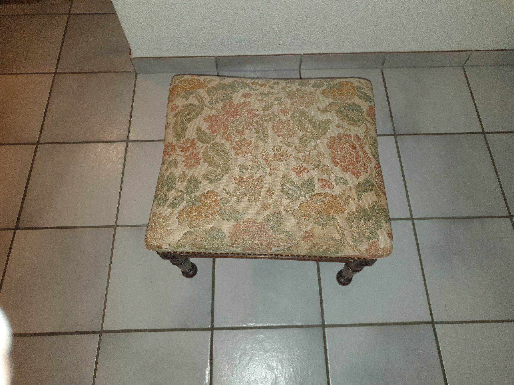 Sgabelli: Antiker Louis Philippe Hocker  52 x 48 , 42hoch – Usato da Wädenswil venduto da verebe 2