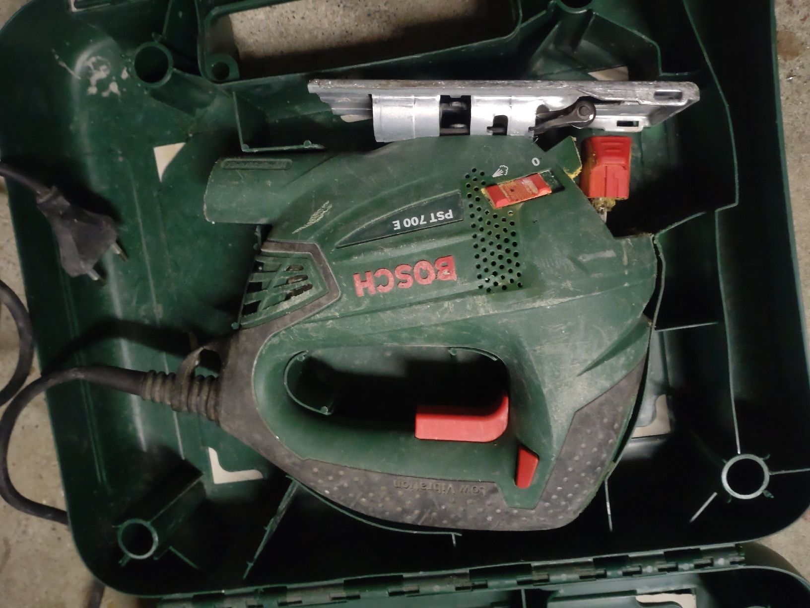 Bosch Scies: Scie sauteuse BOSCH PST 700 E  avec mallette – D'occasion à Vétroz par Guadonjin 2