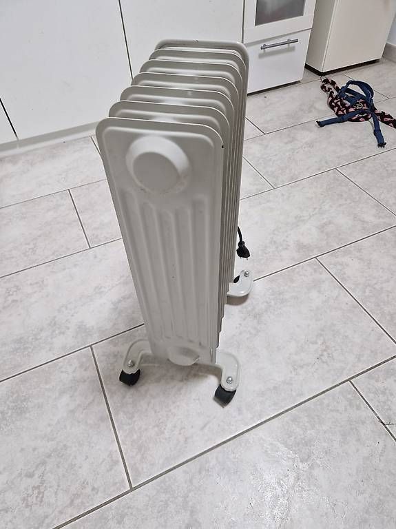 Radiatori: Heizungsradiator 1500W – Usato da Altnau venduto da Hadur 3