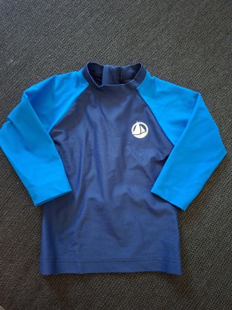 T-shirt anti uv Petit Bateau bleu marine 81cm