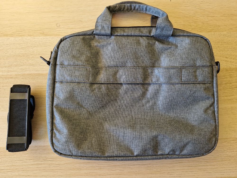 Lenovo Borse: Lenovo Laptop Bag - Protective – Nuovo (secondo la descrizione) da Wettingen venduto da mor_76q7 1