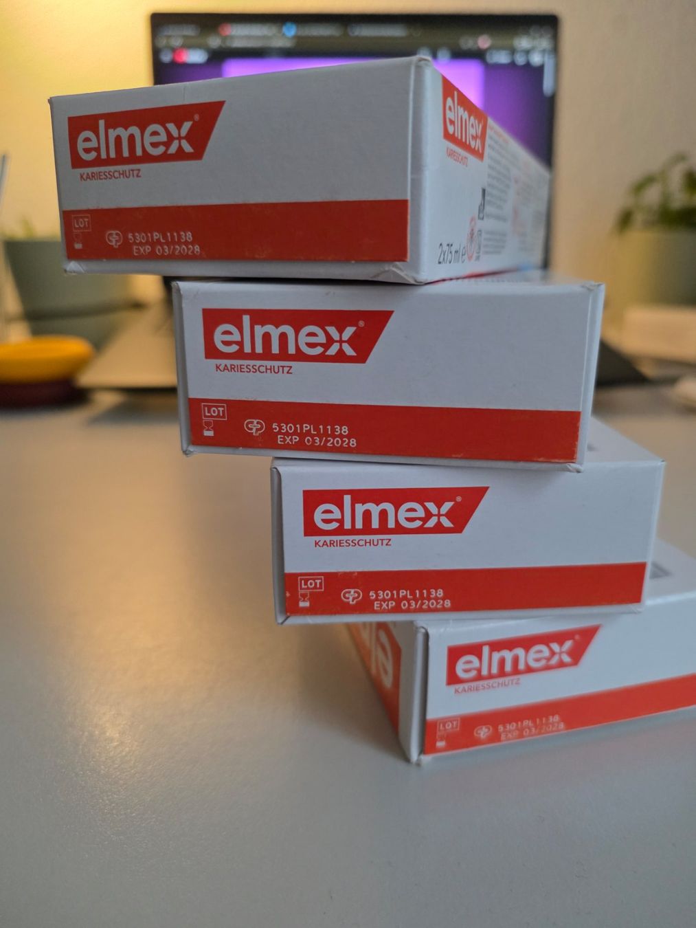 Elmex Soins dentaires: Elmex 8 Stücke – Neuf avec emballage d'origine à Zürich par Rakunyo 1