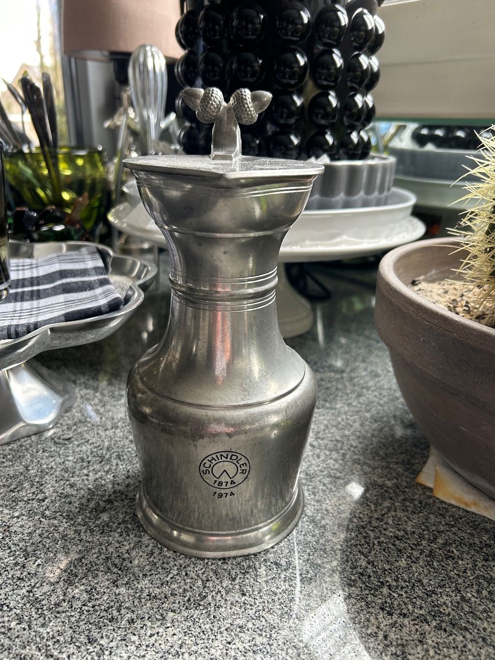 Caraffe: Zinnkrug mit Deckel – Usato da Zürich venduto da Nick345 1