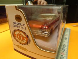 Cadillac   1:43 (mit Box) Dinky   > (W2)