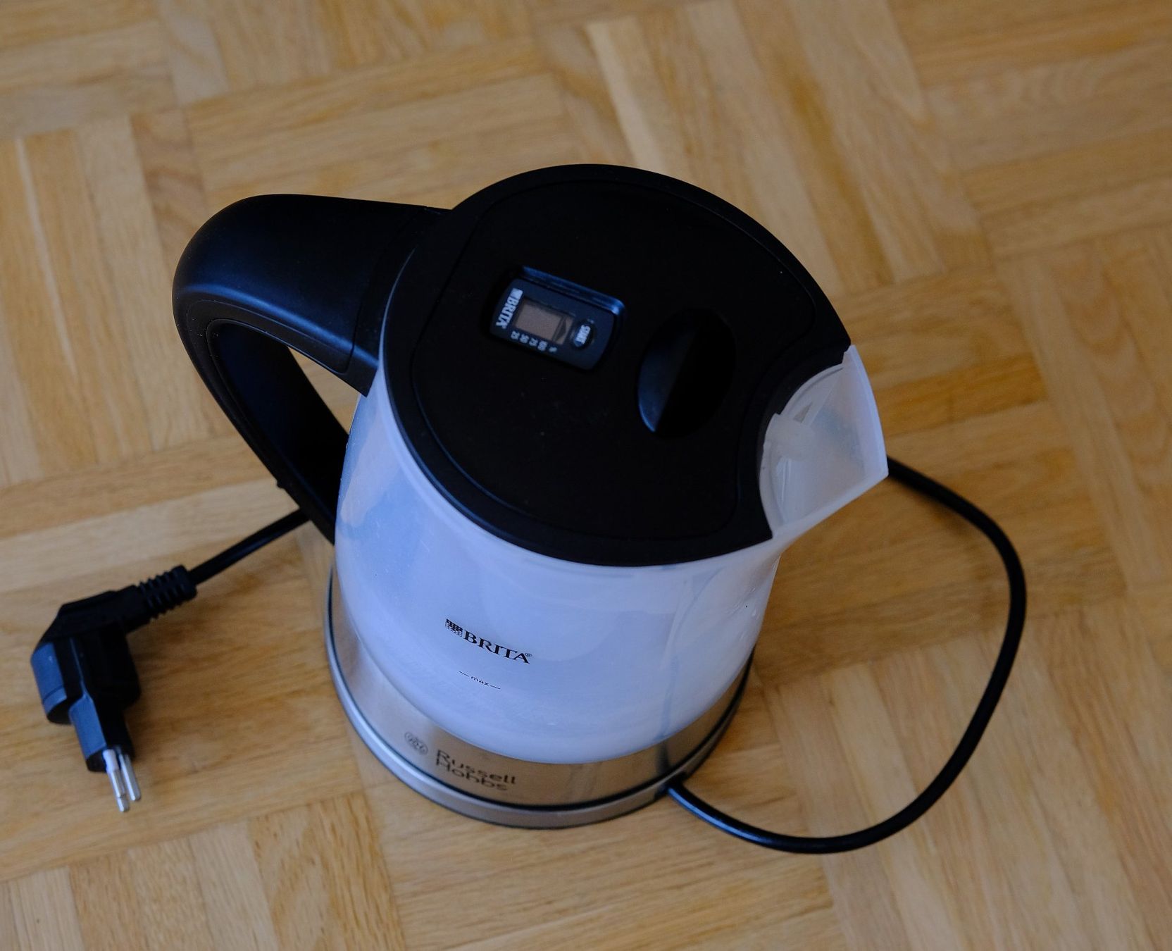 Russell Hobbs Bollitori: Bouilloire Brita Russell Hobbs – Usato da Moutier venduto da Noctophobia