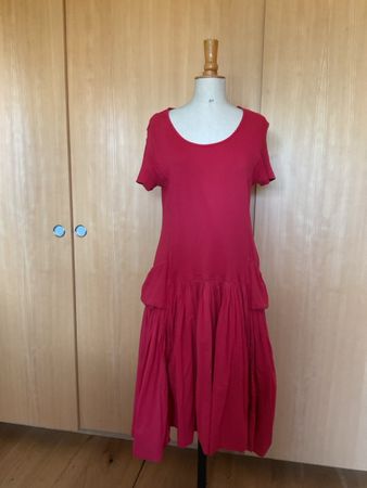 Rundholz Kleid rot Grösse M gebraucht