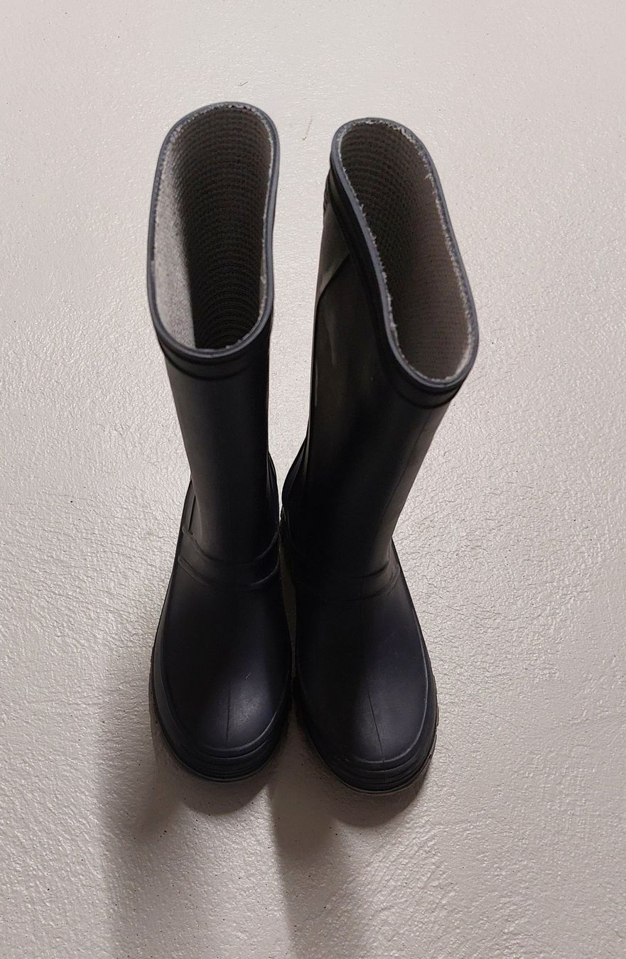 Schuhe für Jungen: Regenstiefel Grösse 28 – Gebraucht aus Hefenhofen von mar_pm5k