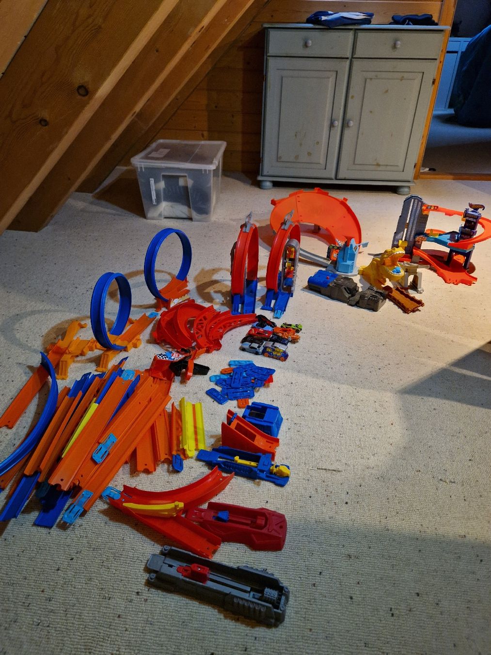 Hot Wheels Giocattoli: Hotwheels Bahn mit Loopings und mehr – Usato da Stallikon venduto da Schneeule 6