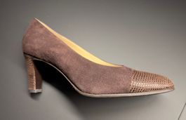 Elegante Wildleder Pumps Bruno Magli, Gr. 34.5, Braun