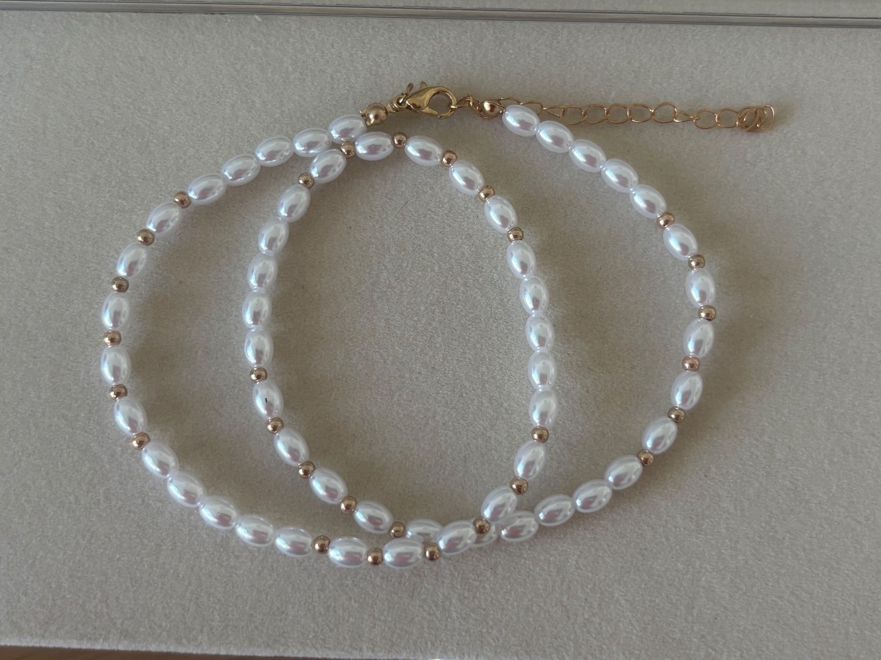 Catenine: Luxus Elegante Kette Farbe :Silber Kunstperlen – Nuovo (secondo la descrizione) da Biel-Bienne venduto da Roserosse13