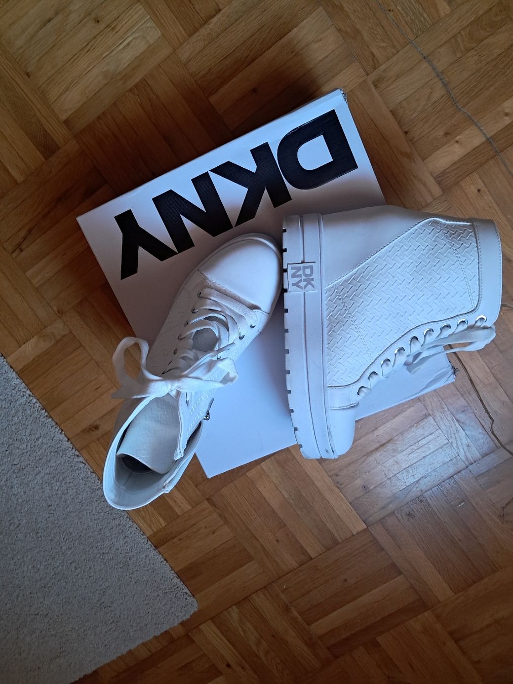 DKNY Scarpe da donna: DKNY Keilabsatz Snaeker 38 – Usato da Kefikon TG venduto da theratpack20 8
