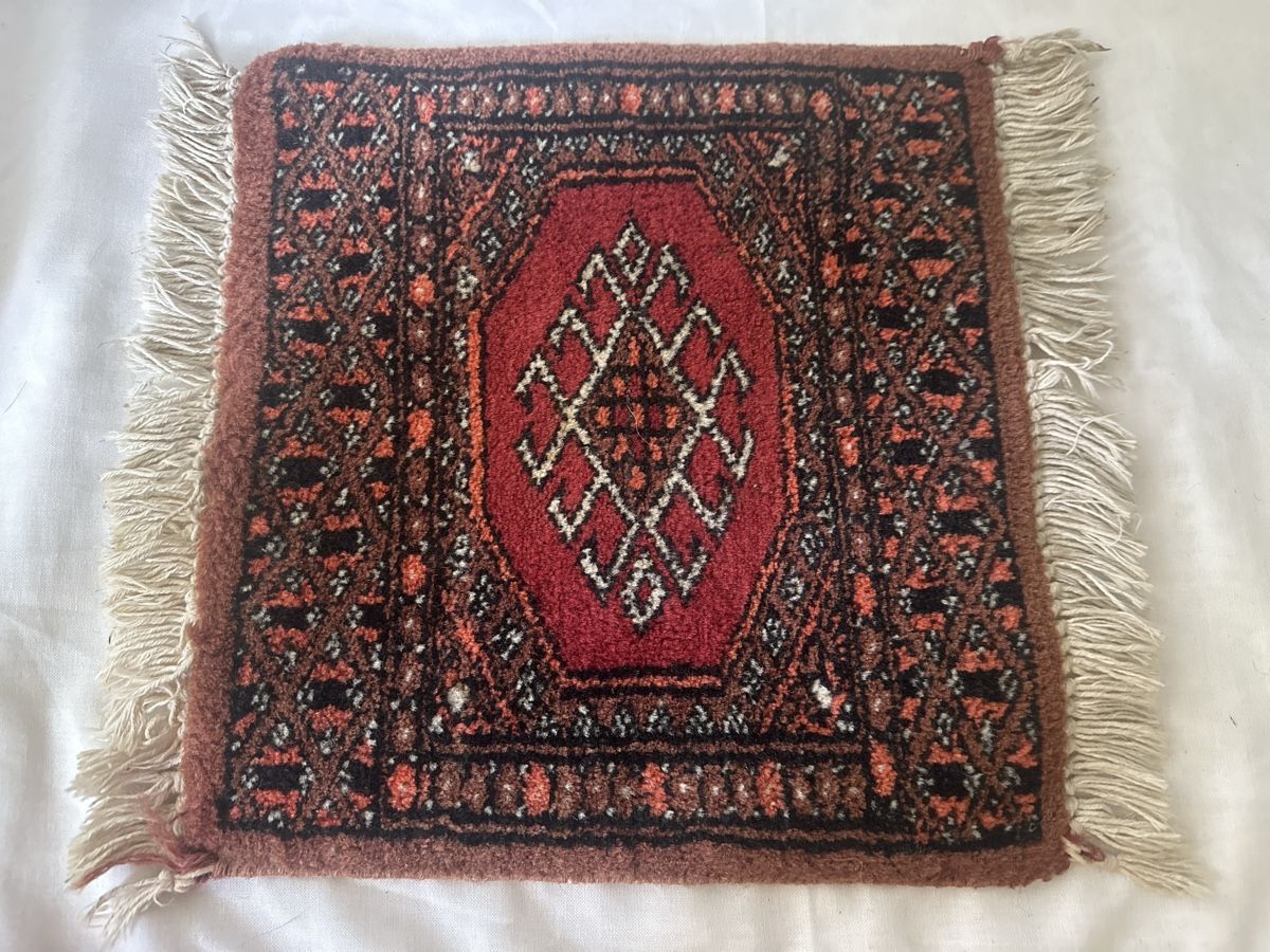 Tappeti: Orientalischer Teppich mit Fransen rot/braun 36x31cm  – Usato da Zürich venduto da Chaeffeler