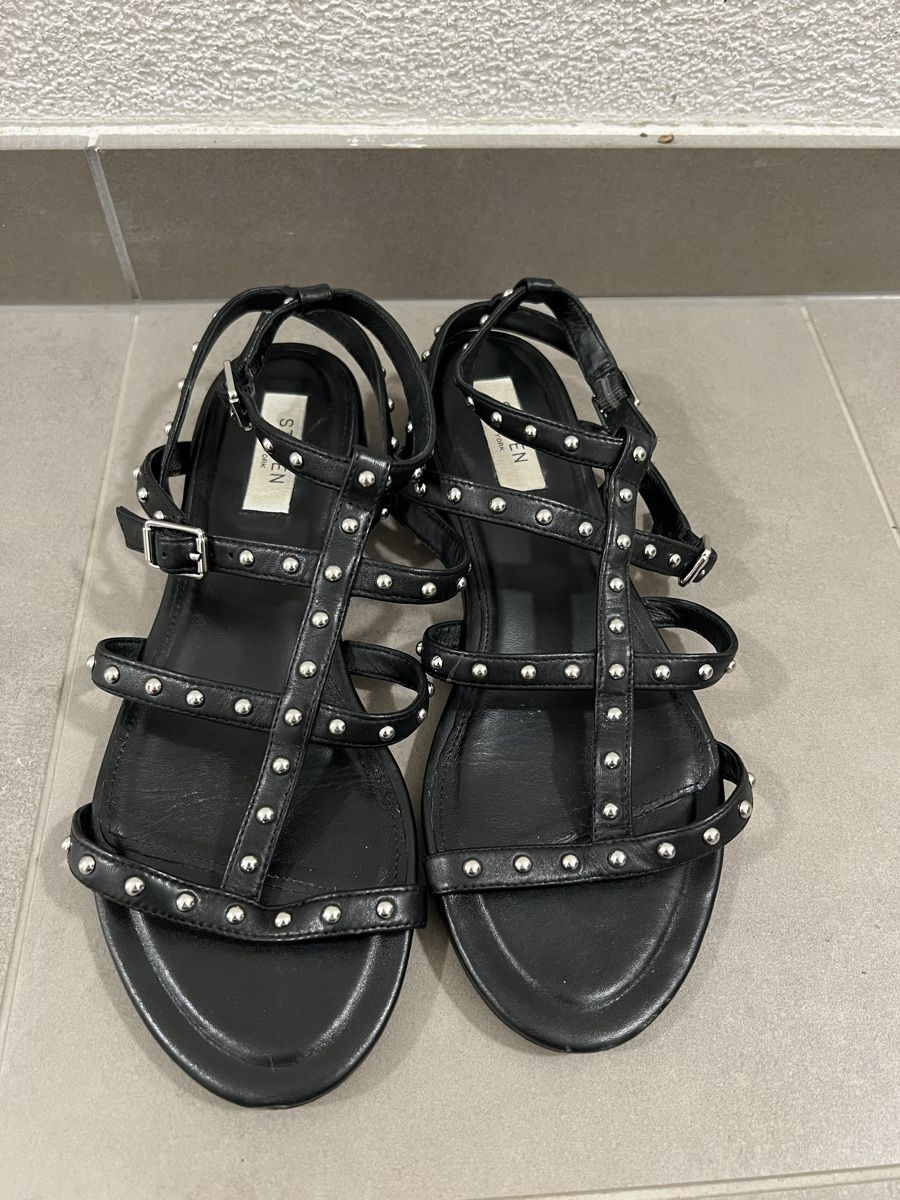 Scarpe da donna: Leather flat sandals – Usato da Prangins venduto da ale_f88f