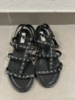 Leather flat sandals