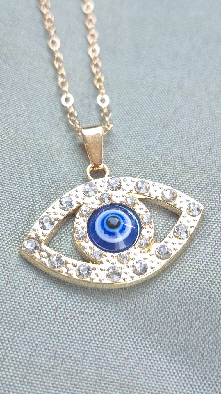 Catenine: Collana occhio azzurro con zirconi dorata nuovo – Nuovo (secondo la descrizione) da Giubiasco venduto da Stefaniav