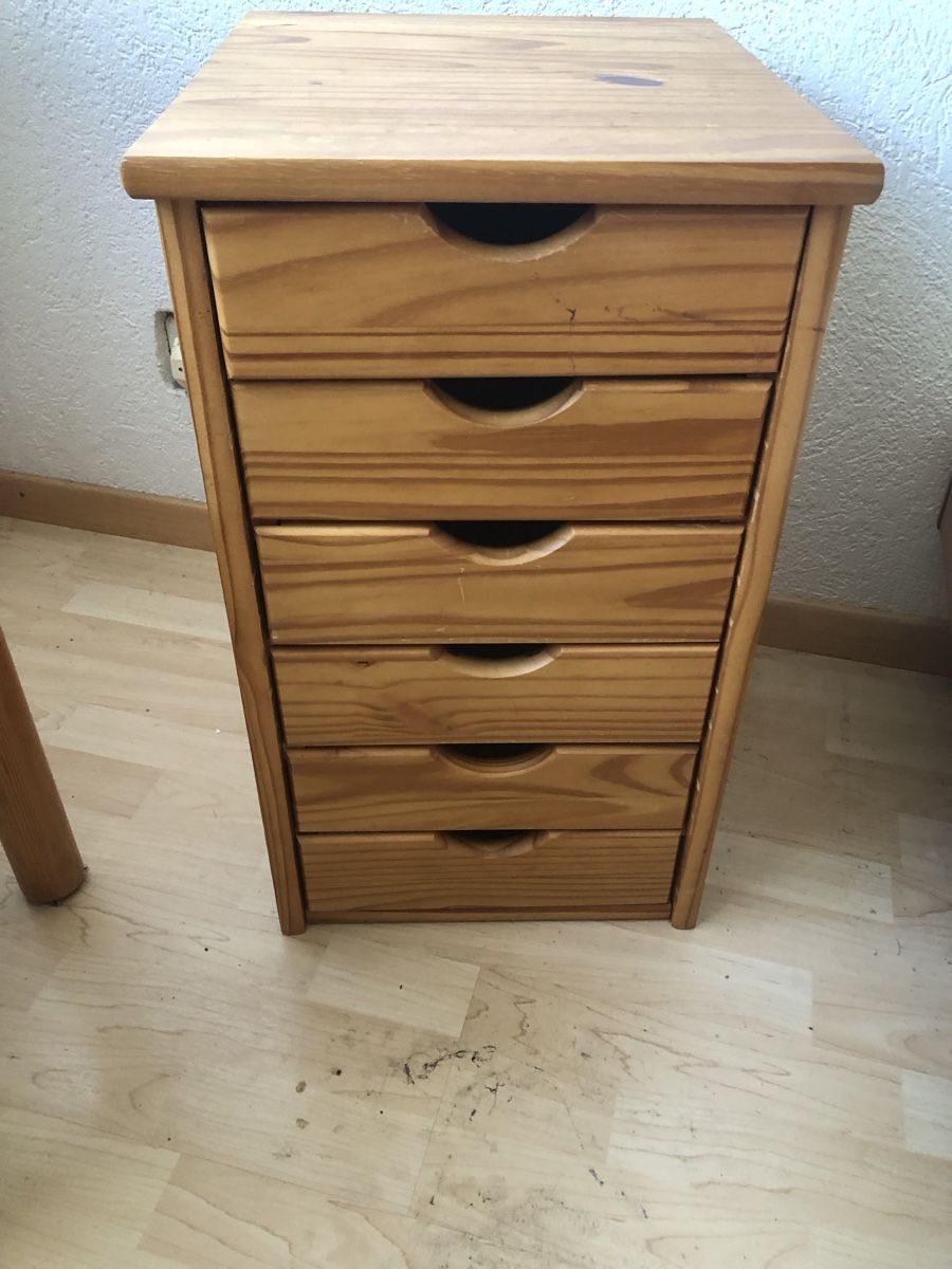 Commodes: Kommode Kiefernholz 6 Schubladen gebraucht – D'occasion à Arbon par Wladimir1