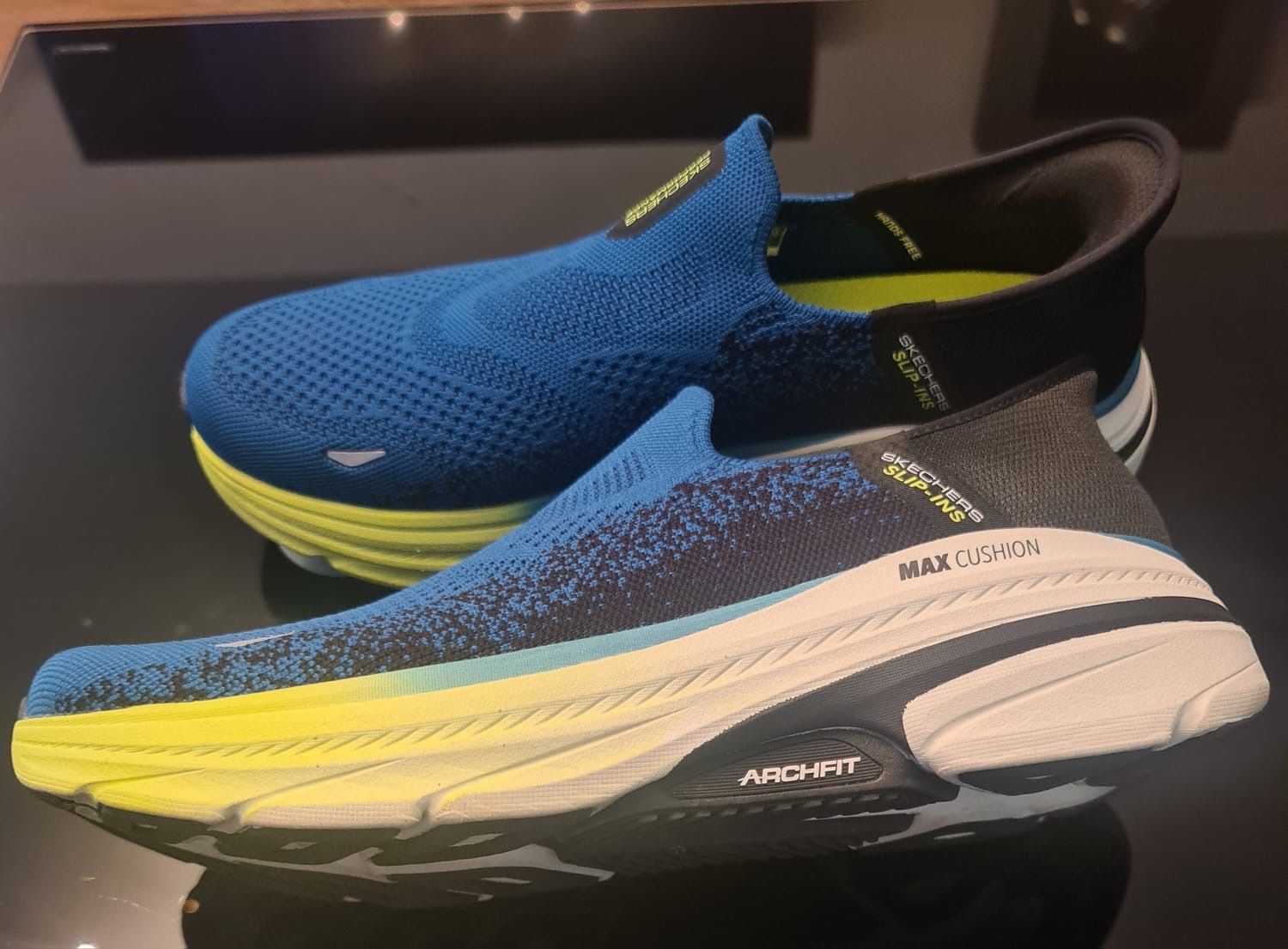Skechers Scarpe da uomo: Neue Original Skechers Sneakers Größe 45,5 – Nuovo (secondo la descrizione) da Zürich venduto da ok1 2