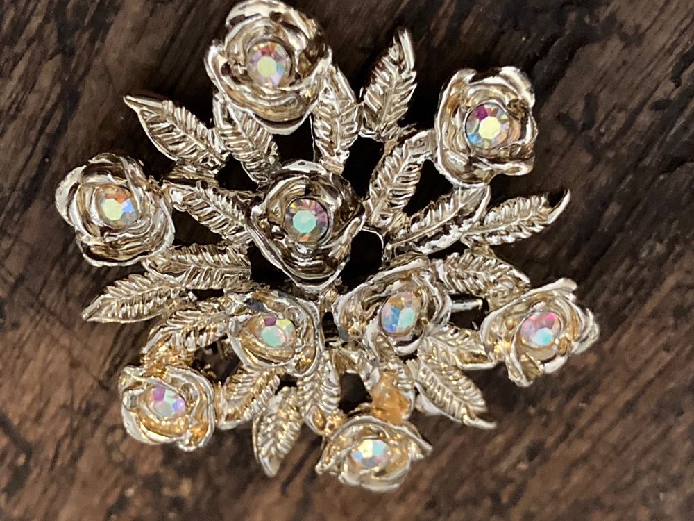 Broche Fantaisie Vintage En Métal – Accessoire Rétro élégant, Bon état