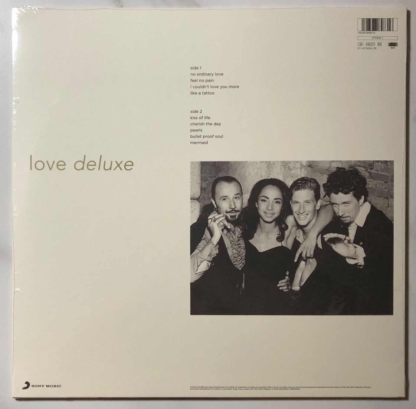 Dischi in vinile: SADE - LOVE DELUXE – Nuovo e nell'imballaggio originale da Poliez-Pittet venduto da Newtown-Records 1