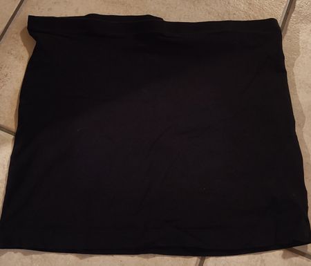 Schwarzer Minirock, skinny, Grösse 40