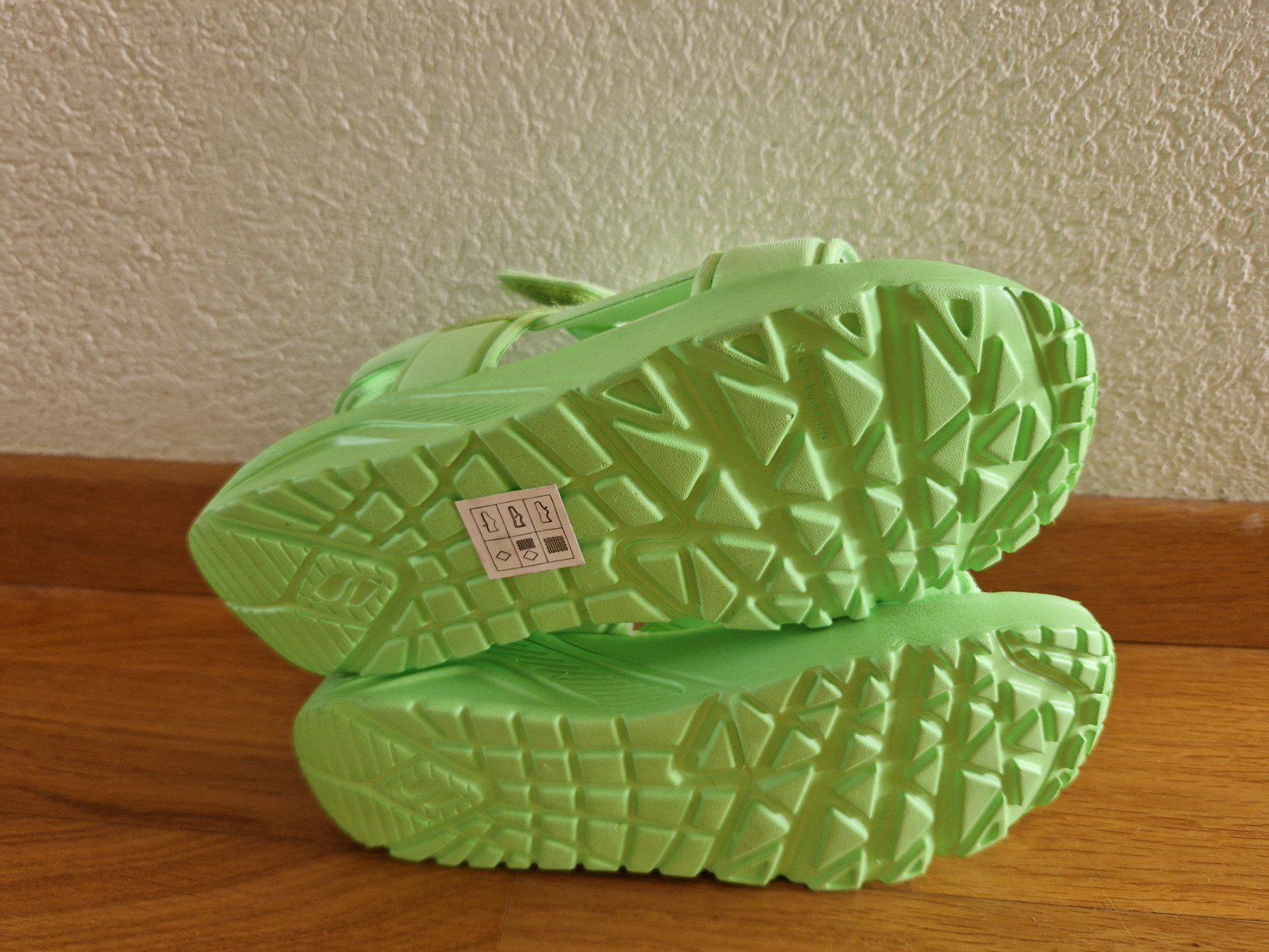 Skechers Schuhe für Mädchen: Neu Skechers Sandalen, Gr. 35 – Neu (gemäss Beschreibung) aus Buchs Sg von Valedi 5