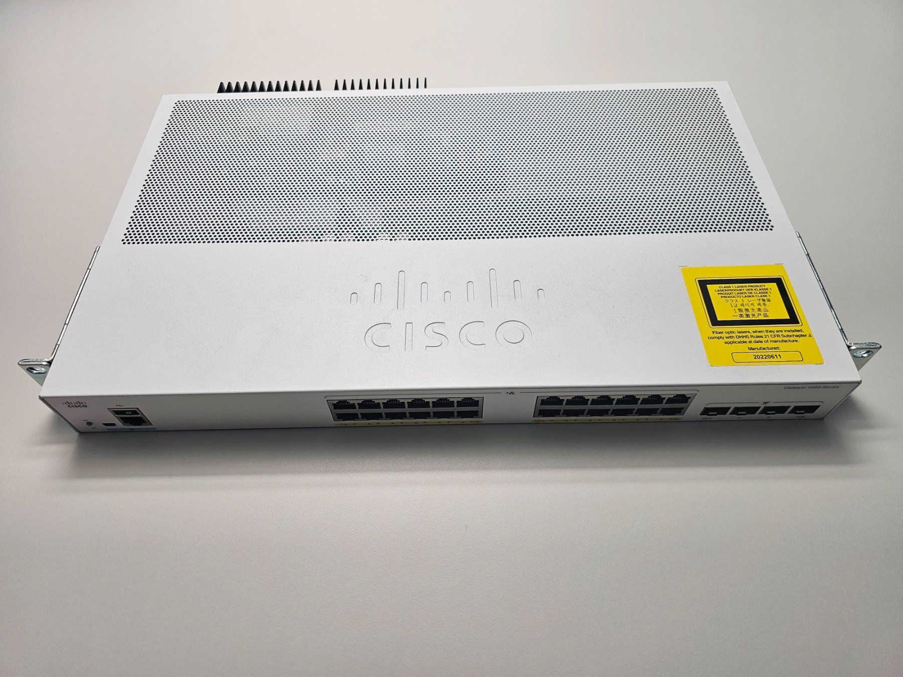 Cisco Hub & Switch: Switch Cisco C1000-24P-4G-L – Usato da obstalden venduto da Walensee1