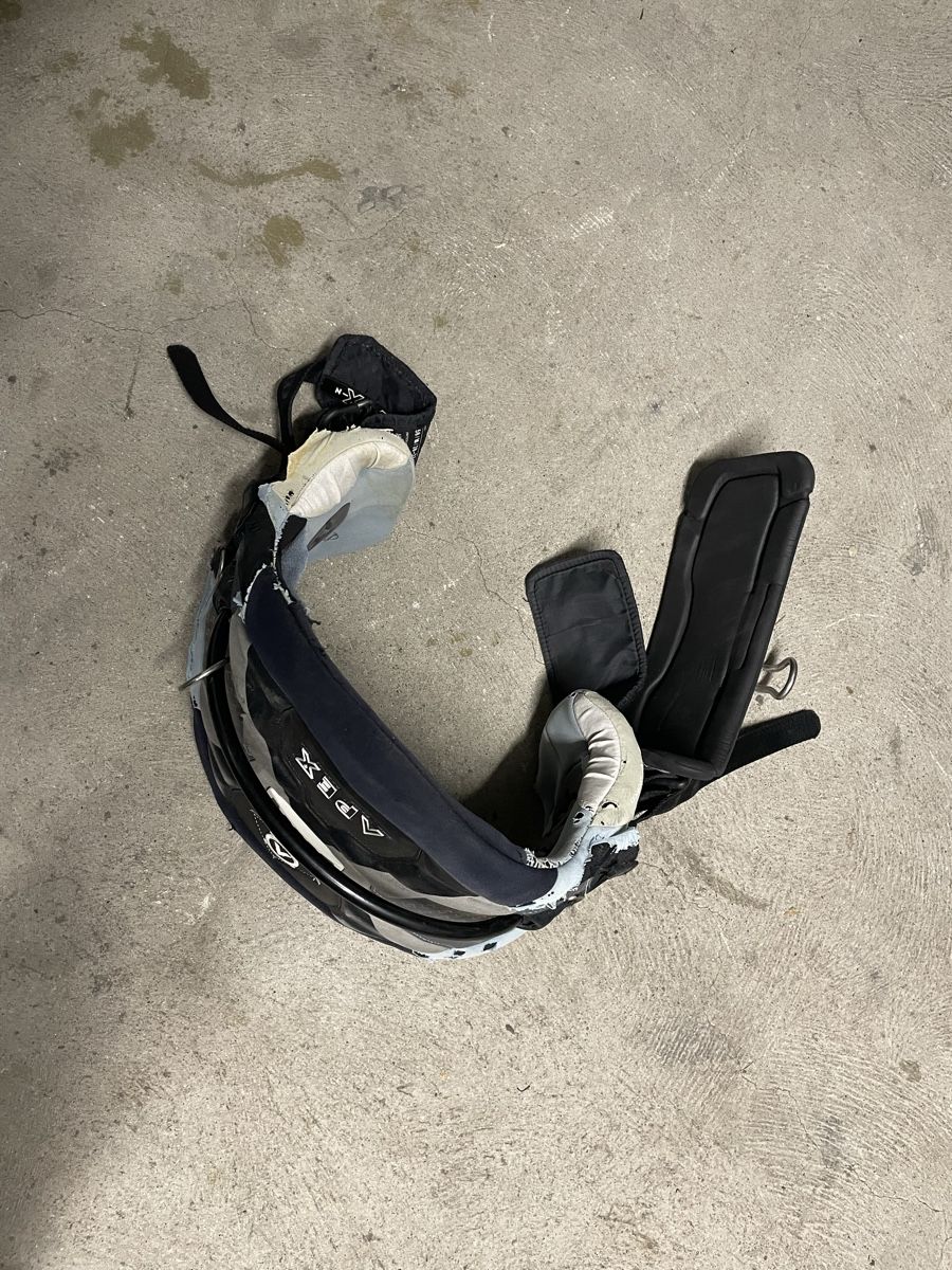 Aquilone: Stark gebrauchtes Kite Trapez / Harness – Usato da Bassersdorf venduto da natischwarz 3