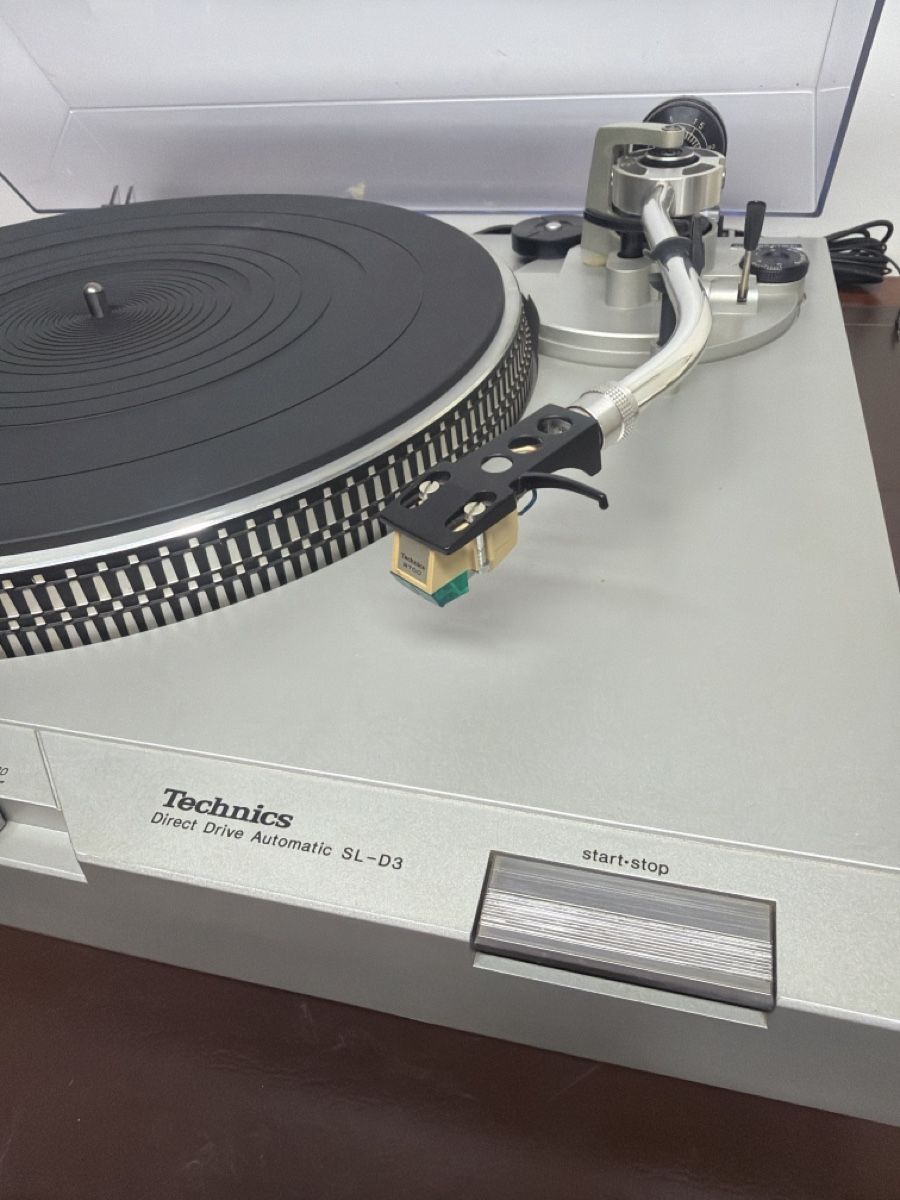 Technics Giradischi: Platine vinyle Technics SL-D3 Direct Drive Automatic  – Difettoso da Bôle venduto da K200C 2