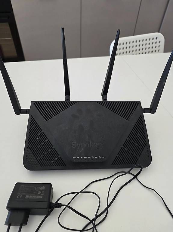 Synology Modem & Router: Router-Point d'accès WiFi Synology RT2600ac – Usato da Bramois venduto da Ant31416