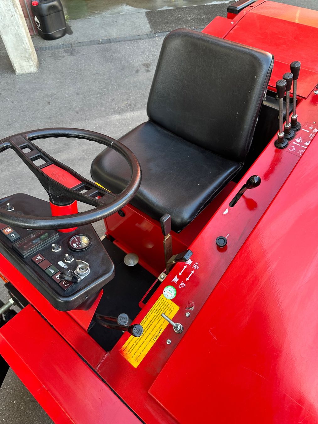 Tutte le macchine: RCM 955S Kehrmaschine – Usato da Lenzburg venduto da billistar 4