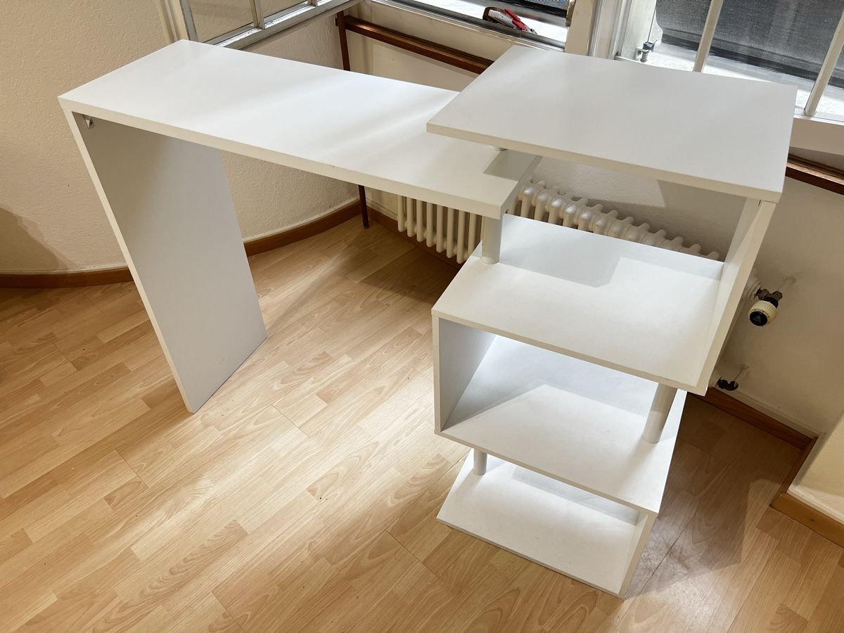 Bureaux: Weisser Schreibtisch – D'occasion à Zofingen par oneles_tar2k 1