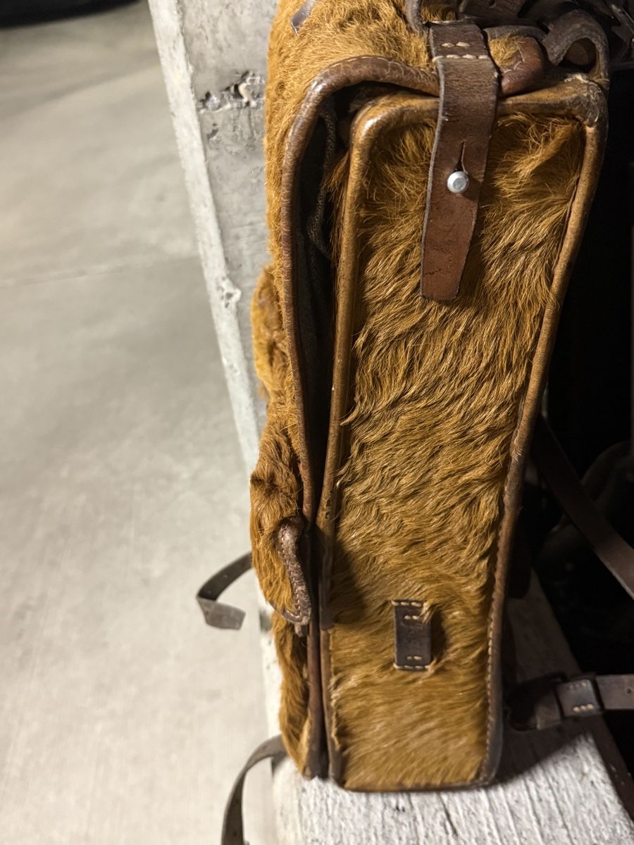 Schweizer Armee Zaini: Vintage Schweizer Armee-Tornister / Fellrucksack – Usato da Gockhausen venduto da Juanma.S.B 2