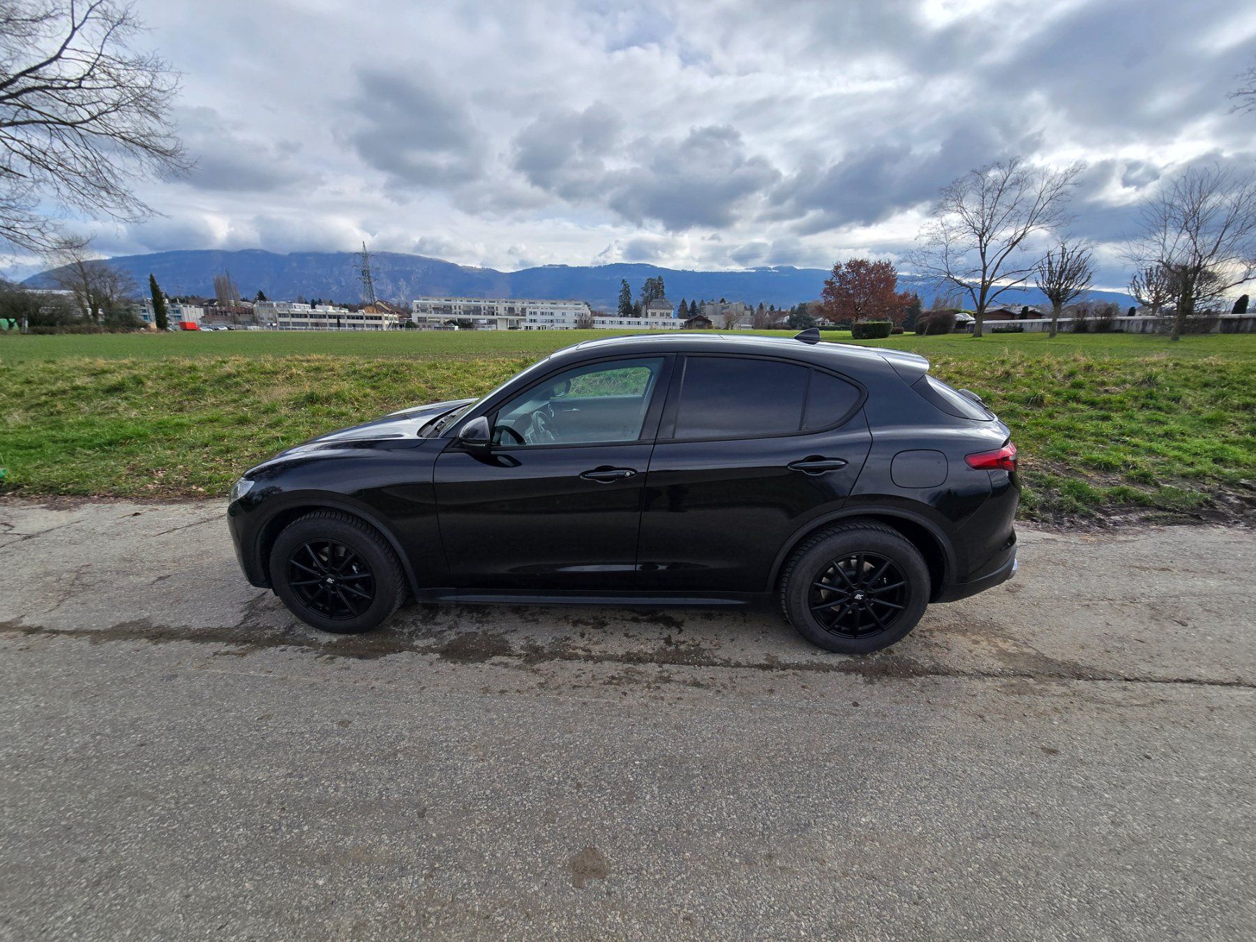 Alfa Romeo Automobili: Magnifique Stelvio – Usato da Thônex venduto da max_fc7r 1