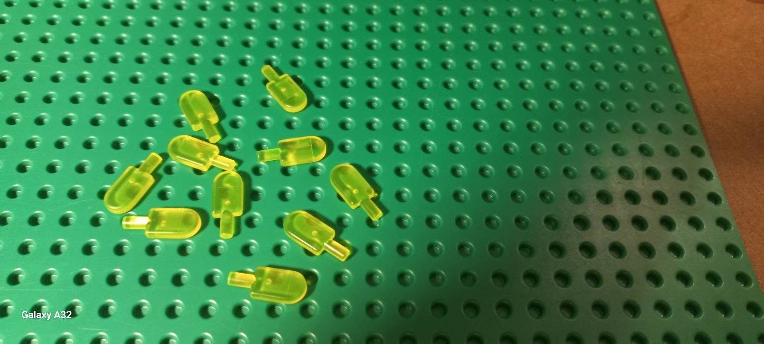 Lego Giocattoli: Lot de 10 glaces Lego – Usato da La Tour de Trême venduto da Startjouet