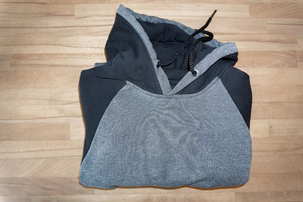 Pulls & Sweat-shirts: Hoodie von YourTurn – D'occasion à Bassersdorf par Cyrill13 1