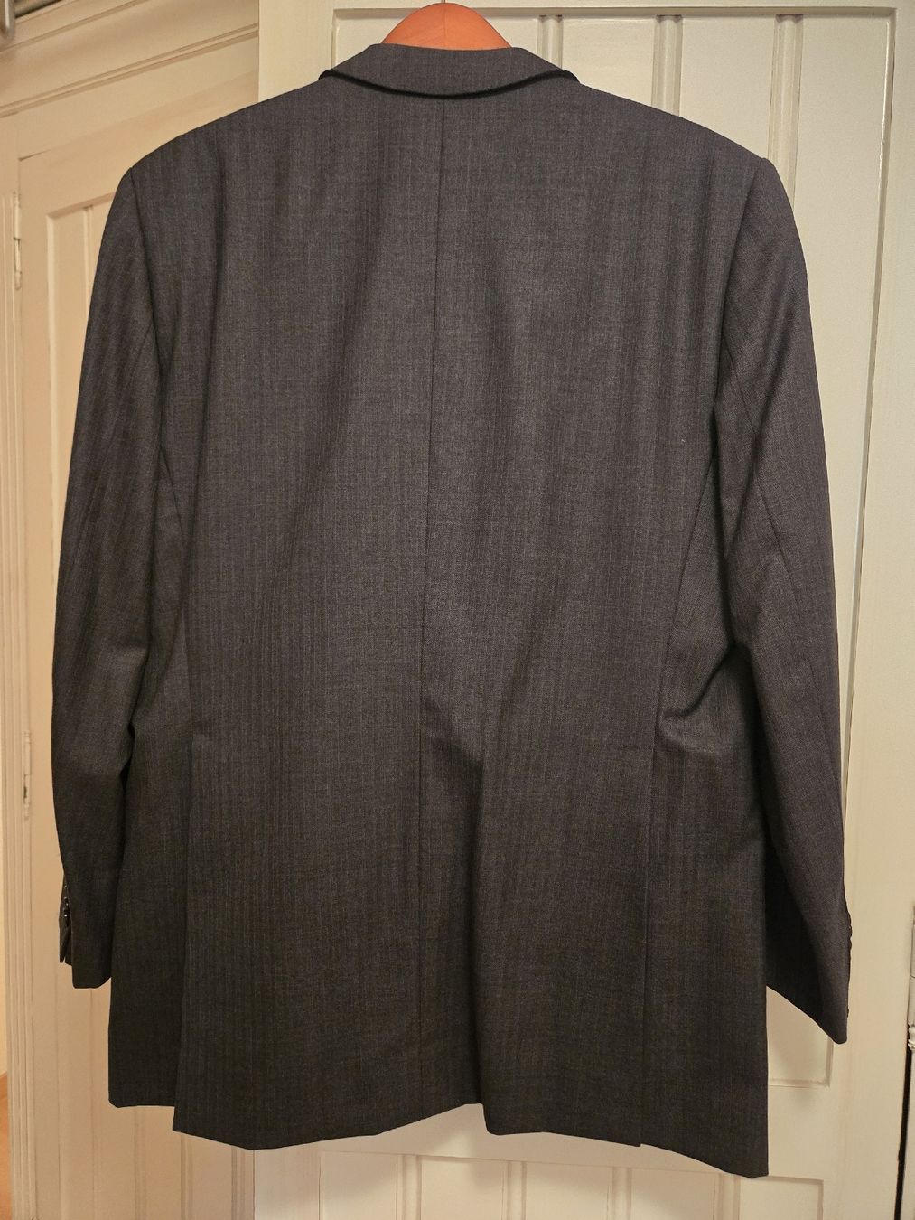 Completi, tute sportive e funzionali: BUSINESS SUIT 3 PC  – Usato da Zug venduto da f_t_827r 1