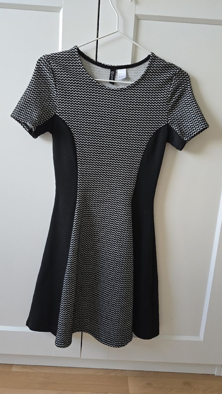 H&M Kleider: Kleid H&M Grösse 34/XS – Gebraucht aus Buchberg von MaddieF