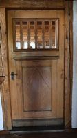 Antike Holztüre mit Fenster