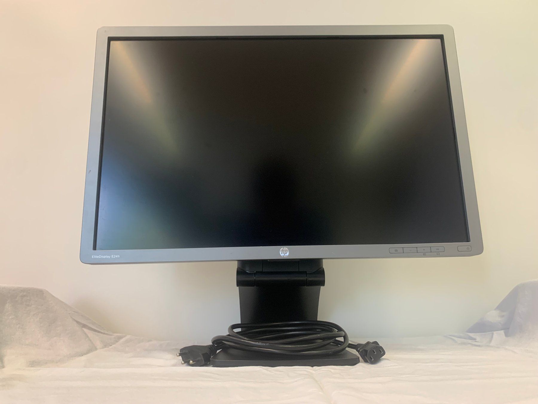 Monitor: HP Elitedisplay E241i. 24 – Usato da Brüttisellen venduto da VideoGang 1